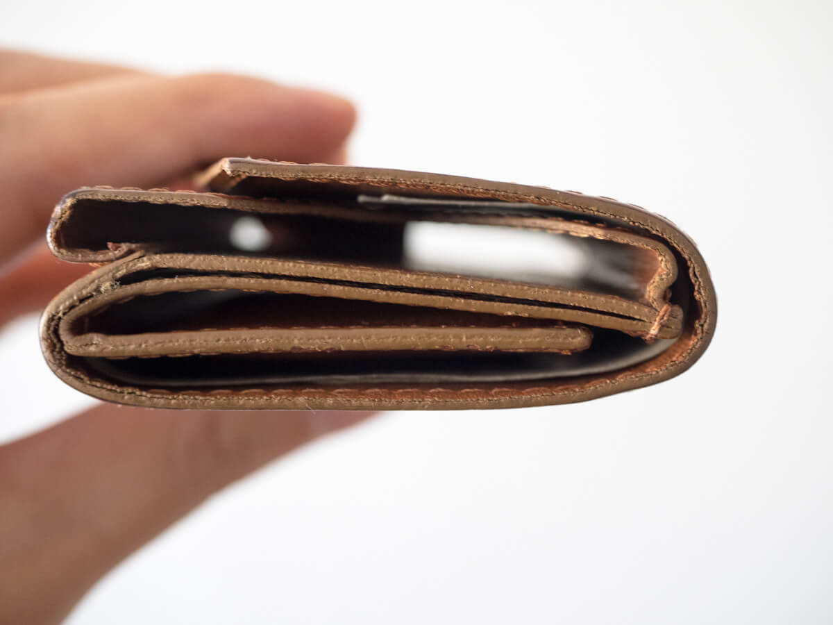 小さい財布、２年経過のコバ