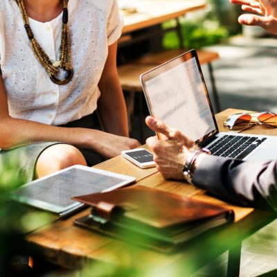 結婚したら夫婦でお金は合わせる?別々に管理する?