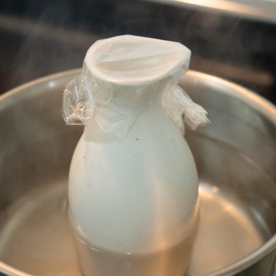 お湯で燗をする