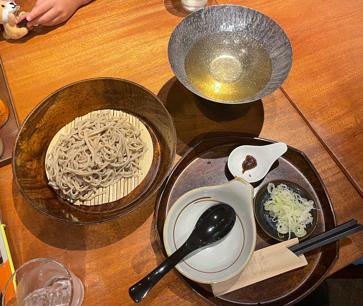 黄金だしで食べるつけそば