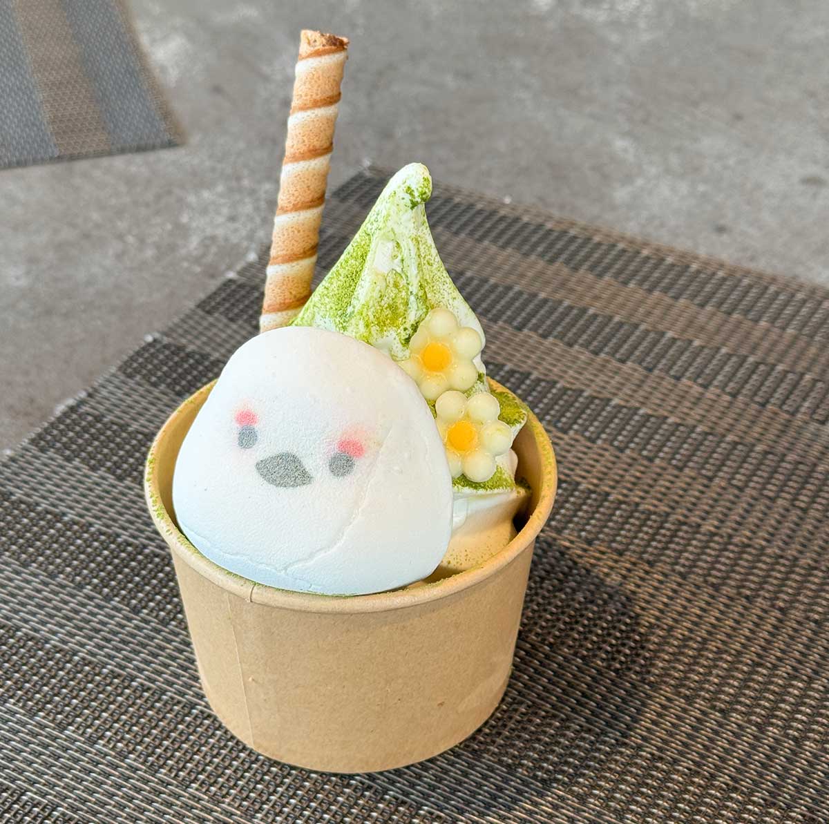 ライチョウのソフトクリーム