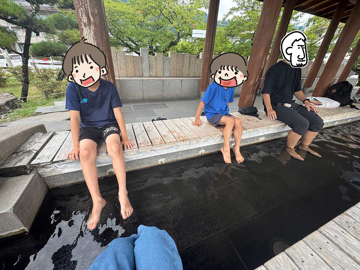 諏訪湖の足湯へ